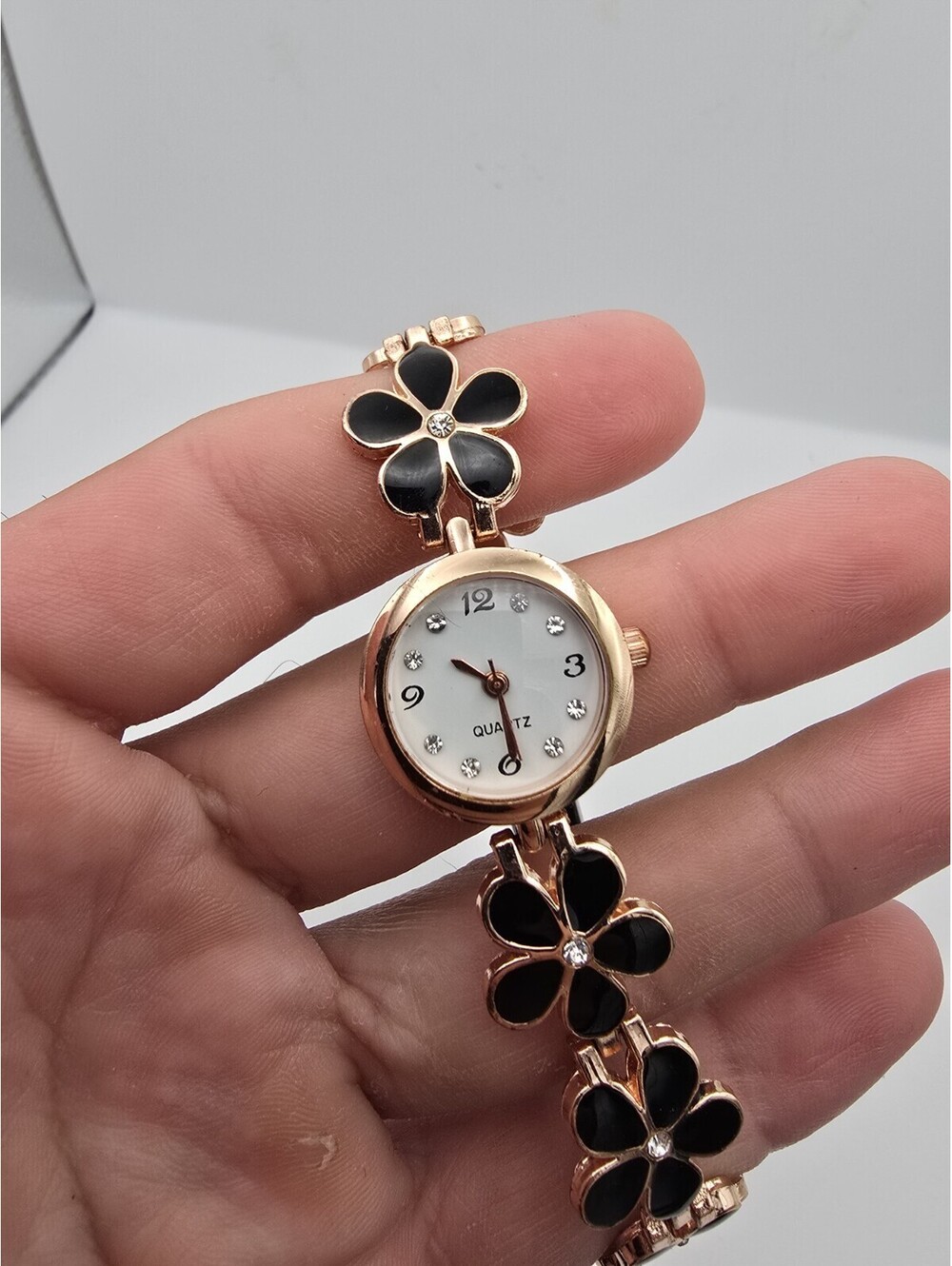 Ladies Rose Gold Tone Black Enamel Flower Link Bracelet Watch Rhinestone Quartz